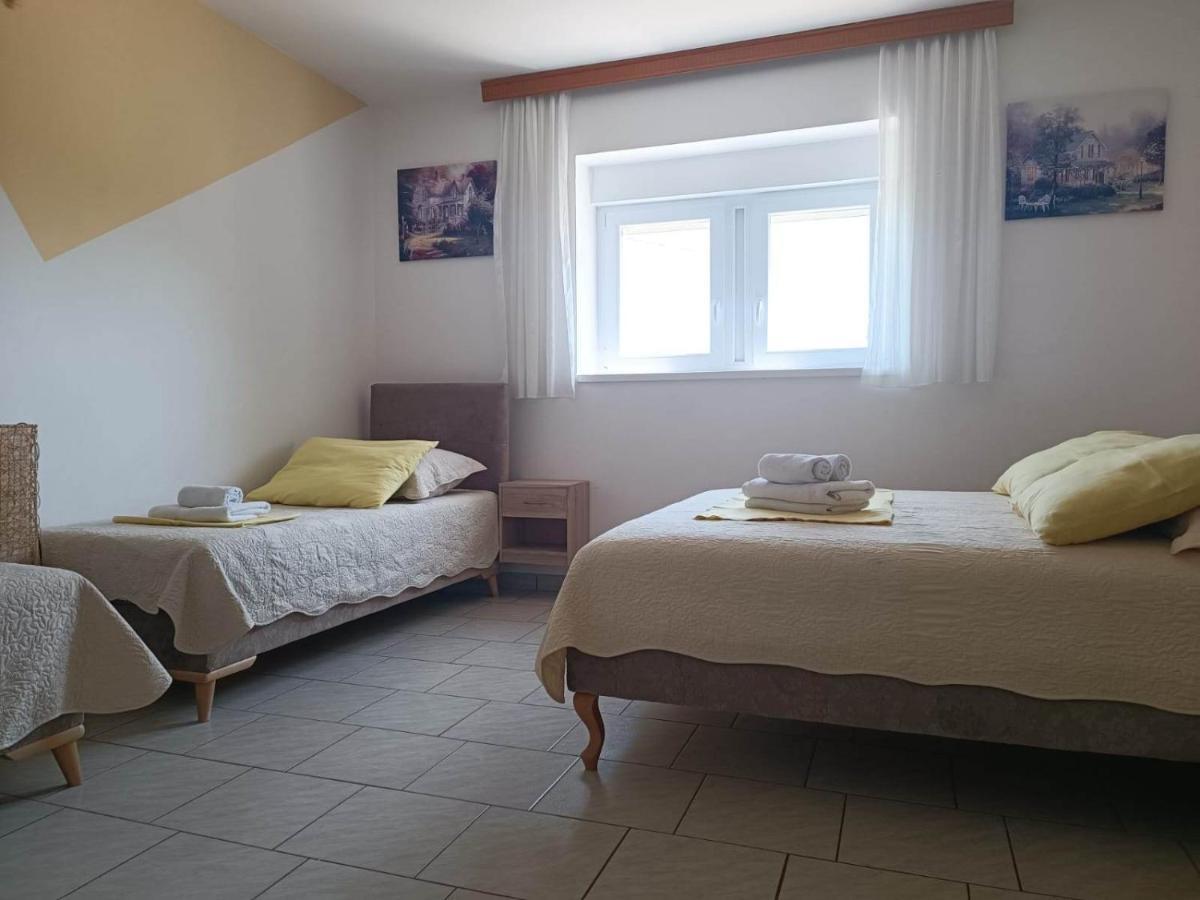 Villa Kuca Za Odmor Vugica à Polje  Extérieur photo