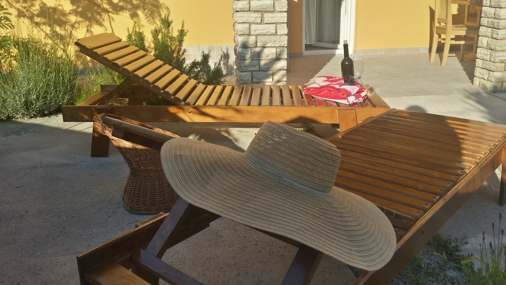Villa Kuca Za Odmor Vugica à Polje  Extérieur photo